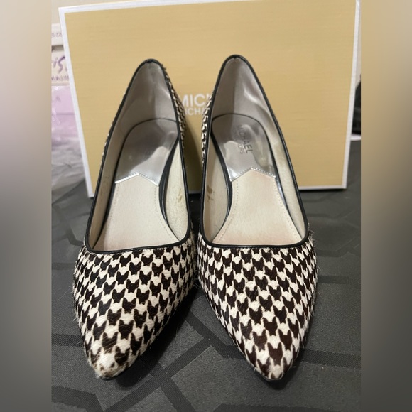 Michael Michael Kors heels. Houndstooth print. - Picture 15 of 17